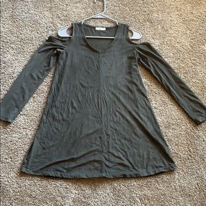 Green shoulder less dress